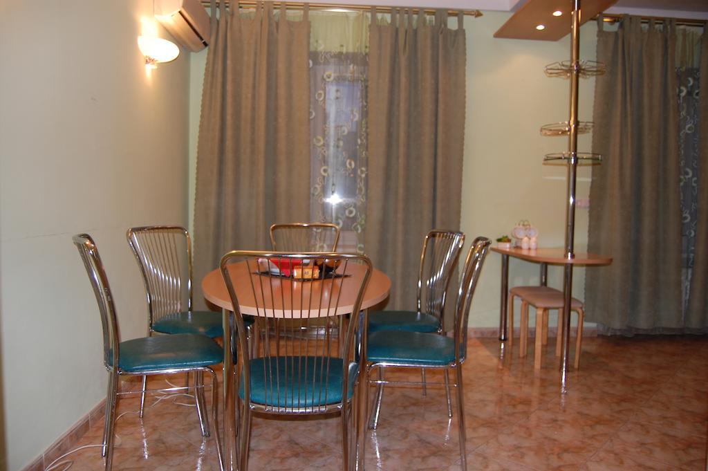 Like Hostel Киев Экстерьер фото